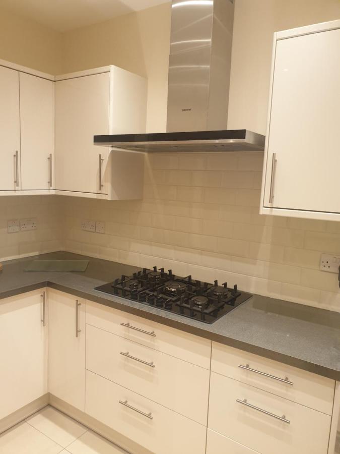 London Luxury Apartments 4 Min Walk From Ilford Station, With Free Parking Free Wifi Εξωτερικό φωτογραφία