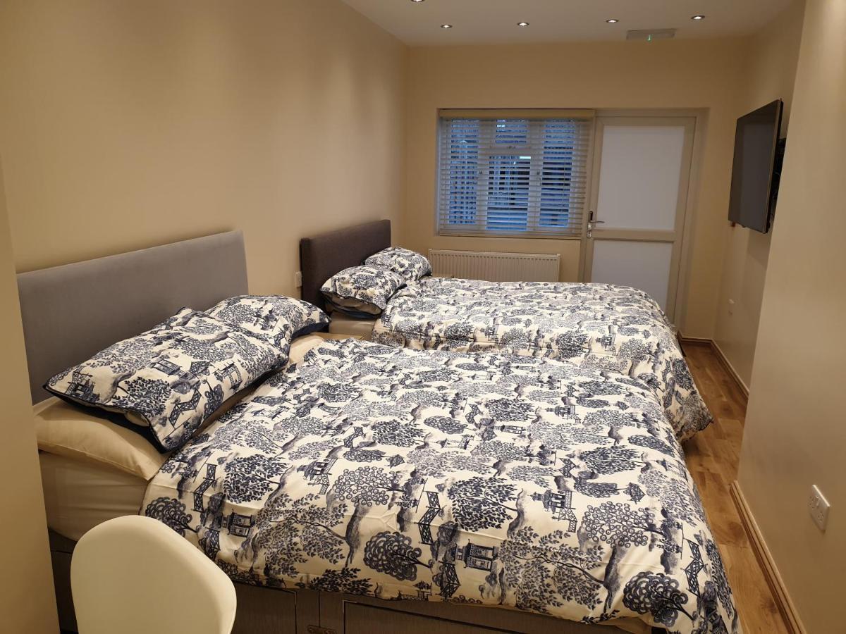 London Luxury Apartments 4 Min Walk From Ilford Station, With Free Parking Free Wifi Εξωτερικό φωτογραφία