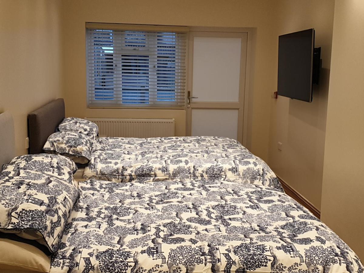 London Luxury Apartments 4 Min Walk From Ilford Station, With Free Parking Free Wifi Εξωτερικό φωτογραφία