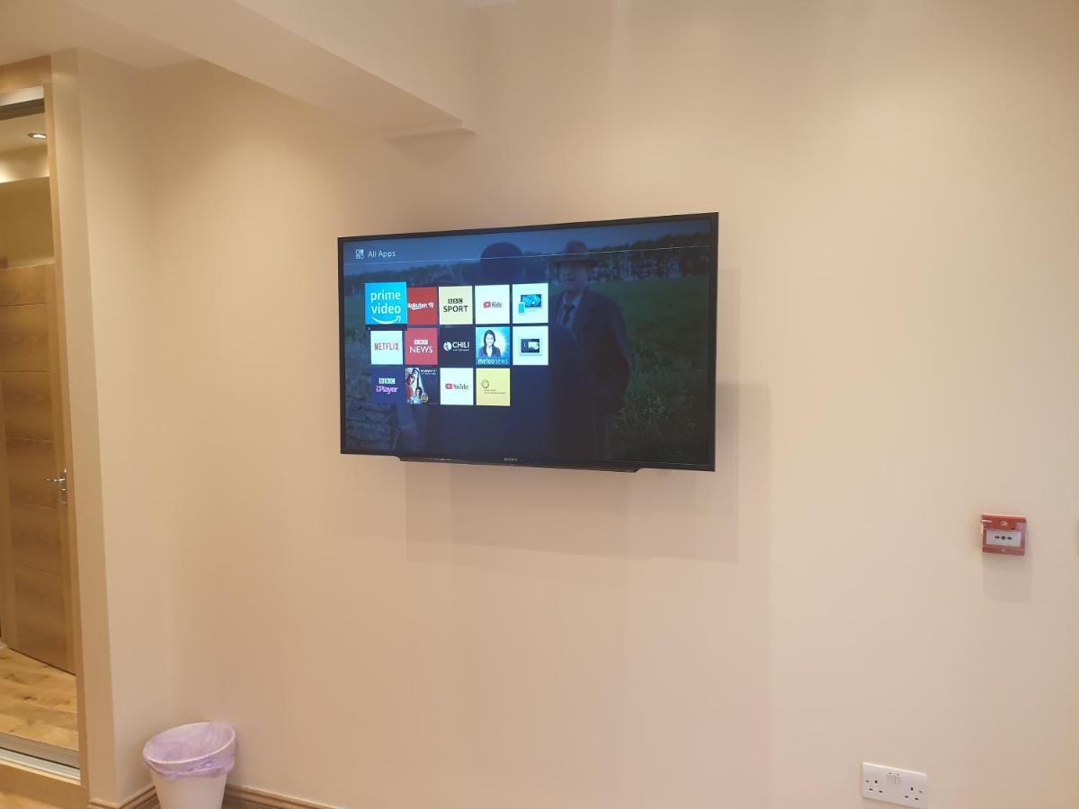 London Luxury Apartments 4 Min Walk From Ilford Station, With Free Parking Free Wifi Εξωτερικό φωτογραφία