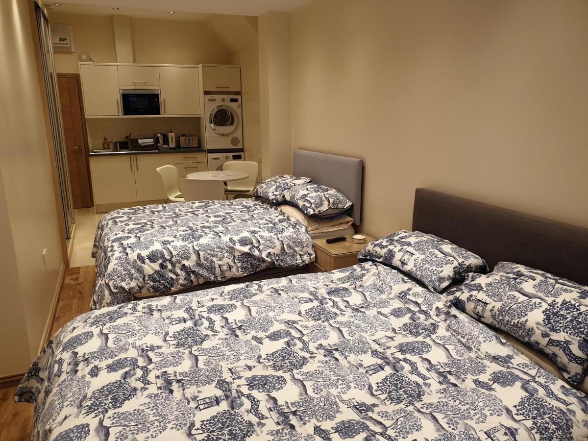 London Luxury Apartments 4 Min Walk From Ilford Station, With Free Parking Free Wifi Εξωτερικό φωτογραφία