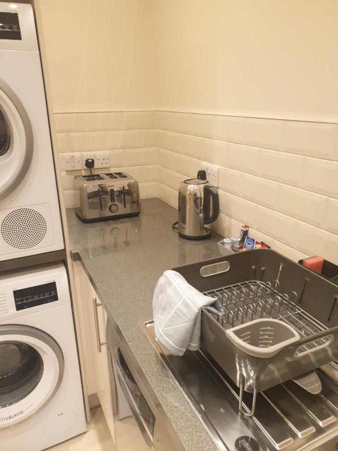 London Luxury Apartments 4 Min Walk From Ilford Station, With Free Parking Free Wifi Εξωτερικό φωτογραφία