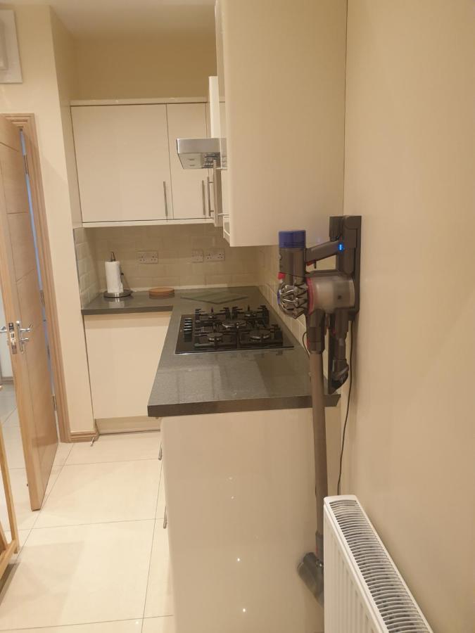 London Luxury Apartments 4 Min Walk From Ilford Station, With Free Parking Free Wifi Εξωτερικό φωτογραφία