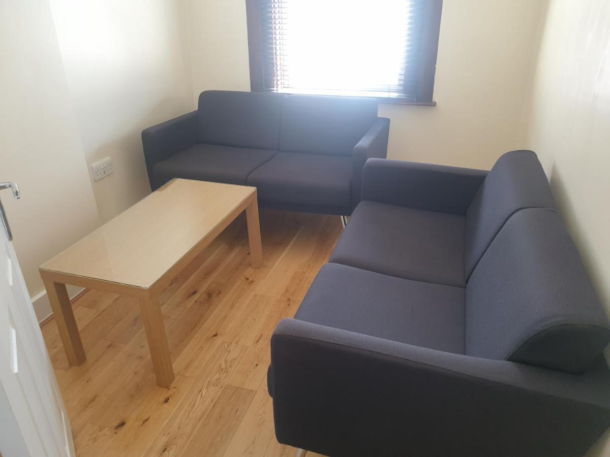 London Luxury Apartments 4 Min Walk From Ilford Station, With Free Parking Free Wifi Εξωτερικό φωτογραφία
